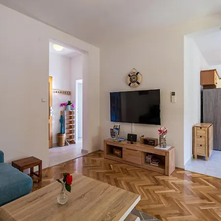 Lovely In With Kitchen