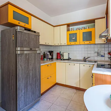 Lovely In With Kitchen